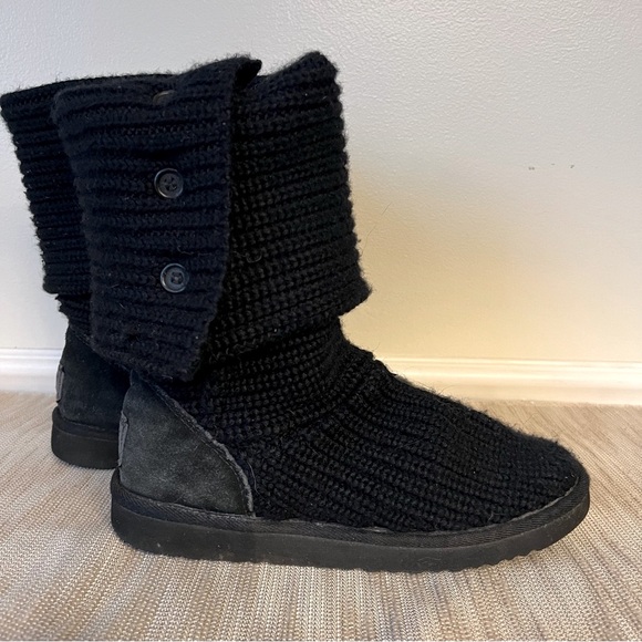 Ugg Classic Cardi Black sweater boots Women’s Sz 7 - Picture 2 of 16